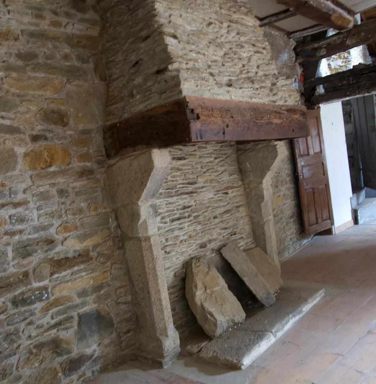 MAB - Réhabilitation d’une maison d'armateur du XVIIe siècle conjuguant délabrement et désordres afin de créer un espace destiné au bien commun