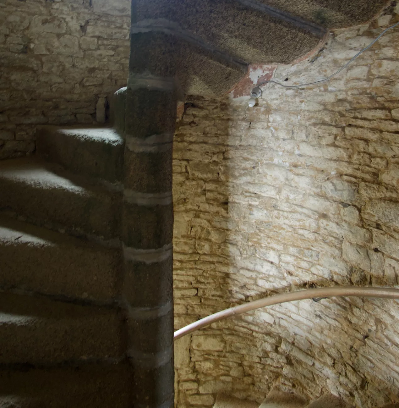 MAB - Réhabilitation d’une maison d'armateur du XVIIe siècle conjuguant délabrement et désordres afin de créer un espace destiné au bien commun